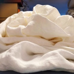 Tissu en lin écru pour la décoration et la literie