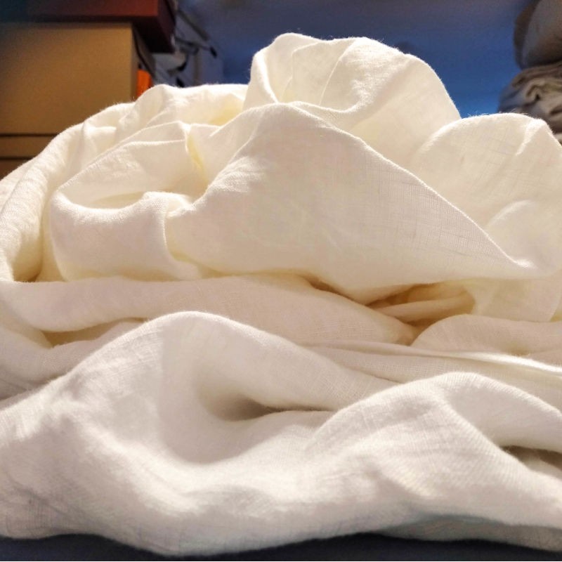 Tissu en lin écru pour la décoration et la literie
