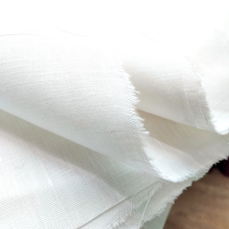 Bande de tissu en pur lin blanc lavé