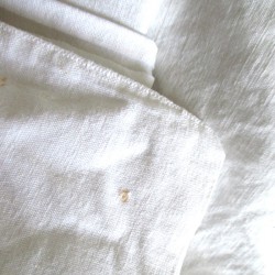 Drap blanc en métis de lin avec un jour échelle