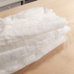 Tissu roulé en pur lin blanc