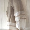 Grande serviette de plage fine et light en lin blanc et grège grand modèle