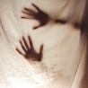 Transparence sur un drap ancien
