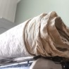 un drap ancien écru plié