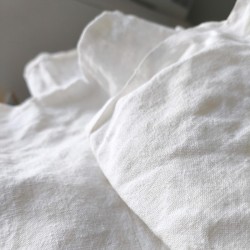 Drap ancien blanc brodé HM