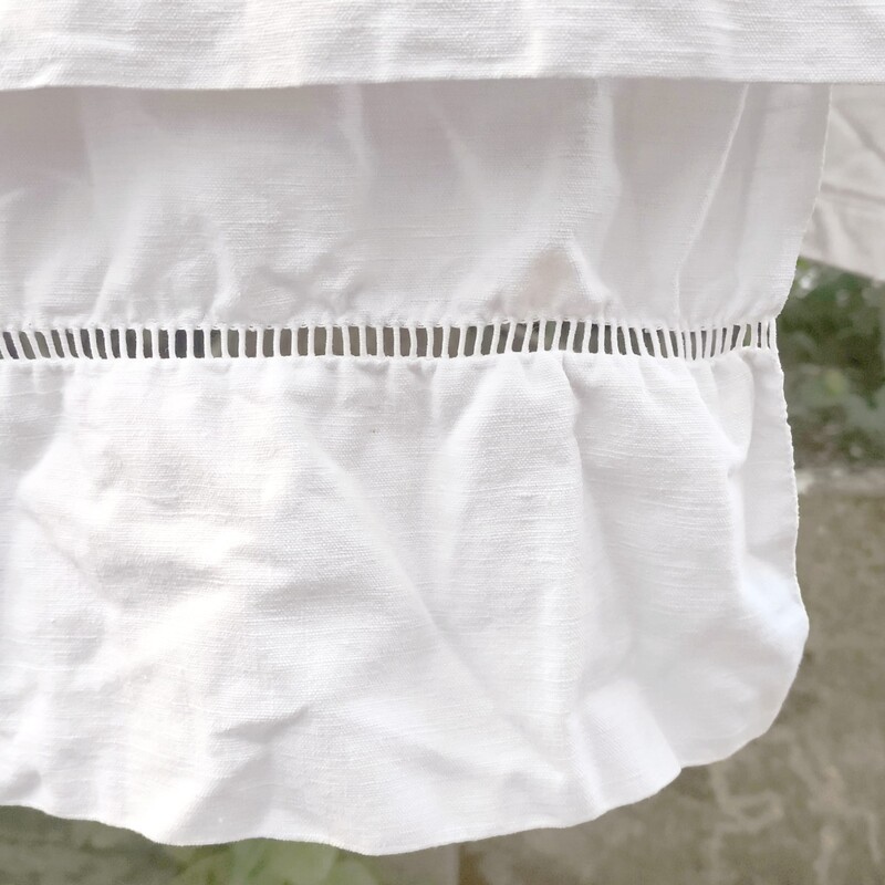 Drap blanc en métis de lin avec jour échelle ou jour venise