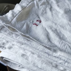 Drap plat ancien en chanvre écru PD