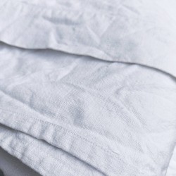 Drap simple et beau en métis blanc avec broderie P et D