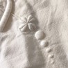 Broderie floral et points