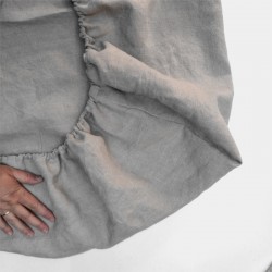 Drap-housse en pur chanvre naturel sur l'angle