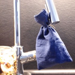 Sac germoir en lin bleu marine suspendu