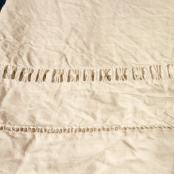 Drap ancien écru avec jour echelle