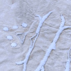 Broderie VR blanche monogramme