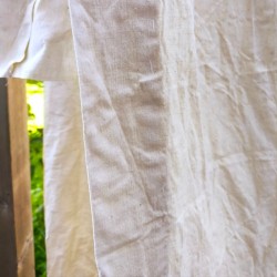 Drap plat ancien en chanvre écru 185 cm x 268 cm brodé VR